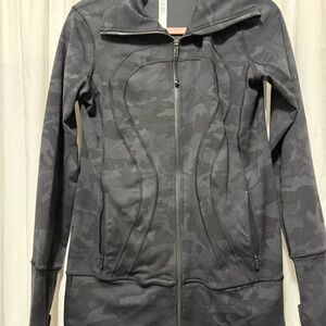 Lululemon stride jacket black camo size 8
